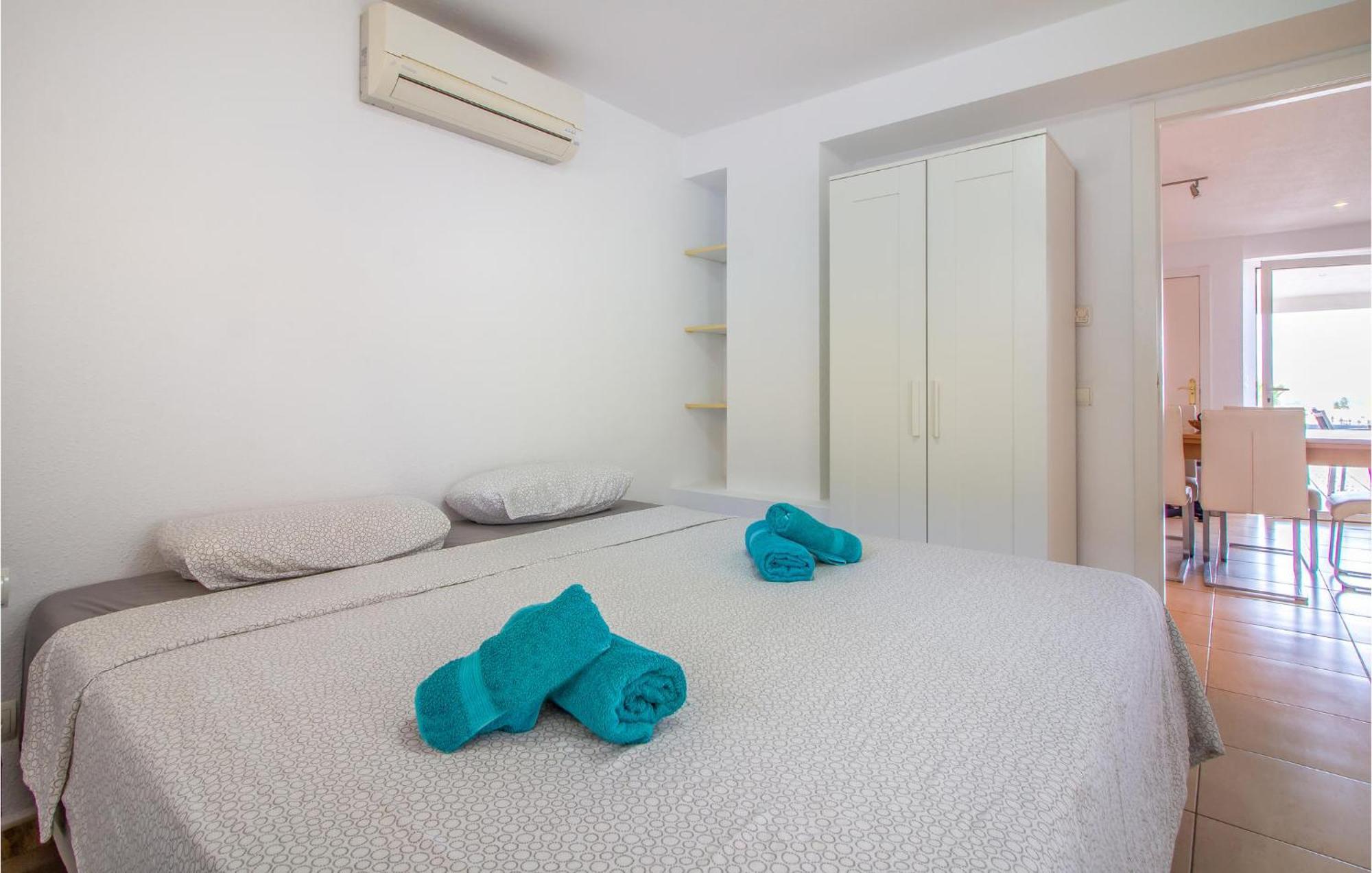 Beautiful Home In Gran Alacant With Kitchen 산타 폴라 외부 사진